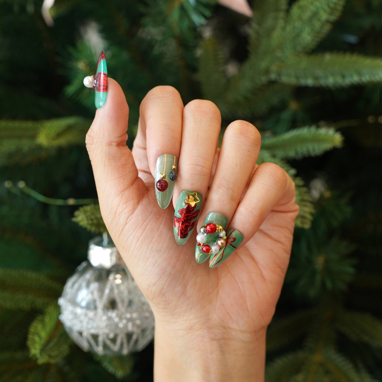 Siva Nail, Evergreen Enchantment, Christmas Wonderland, unghie finte fatte a mano