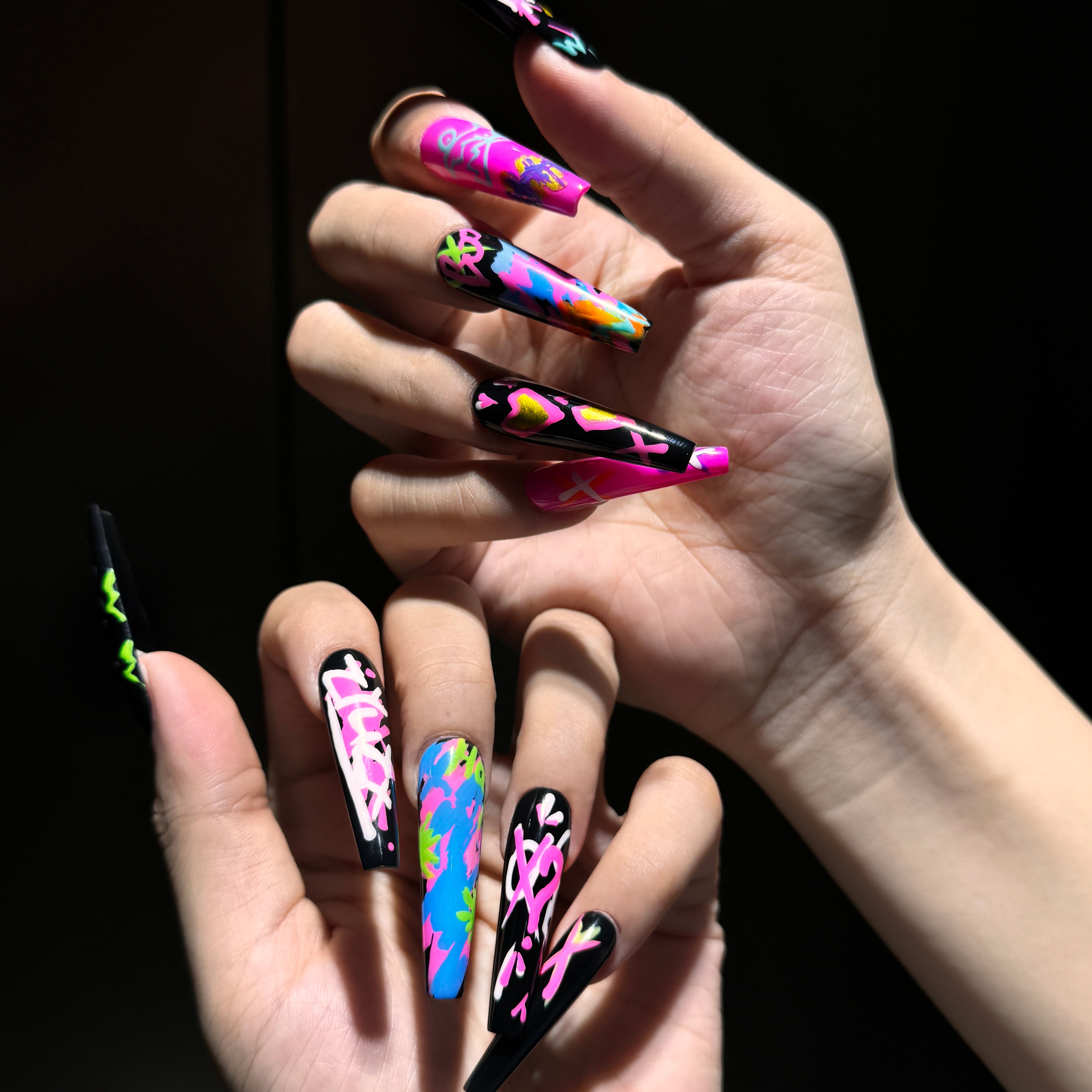 Siva Nail, Neon Groove, Stile Graffiti, Unghie Press on Fatte a Mano