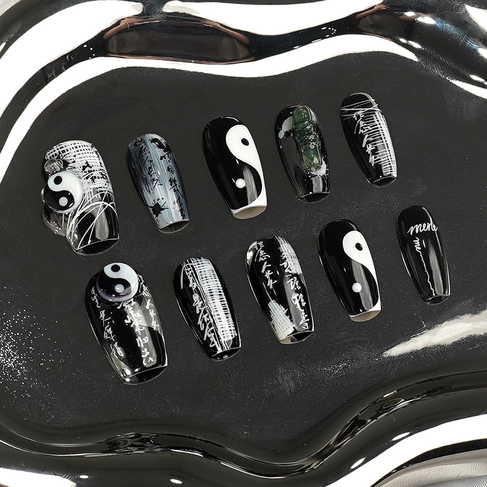 Siva Nail, Chaos, Armonia Bianco e Nero, Unghie Press on Fatte a Mano