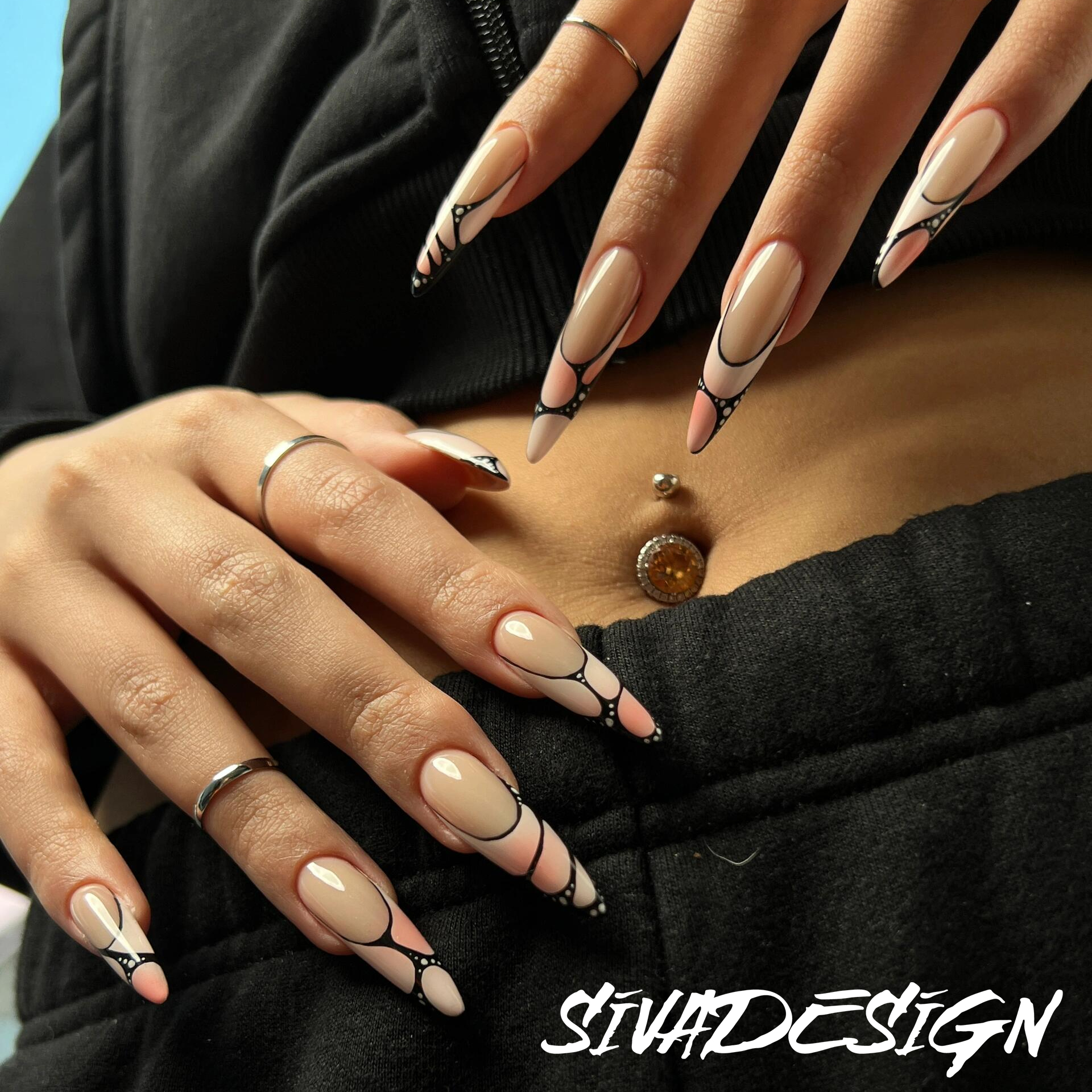 Siva Nail, Dreamweave, stiletto geometrico chic, unghie finte fatte a mano