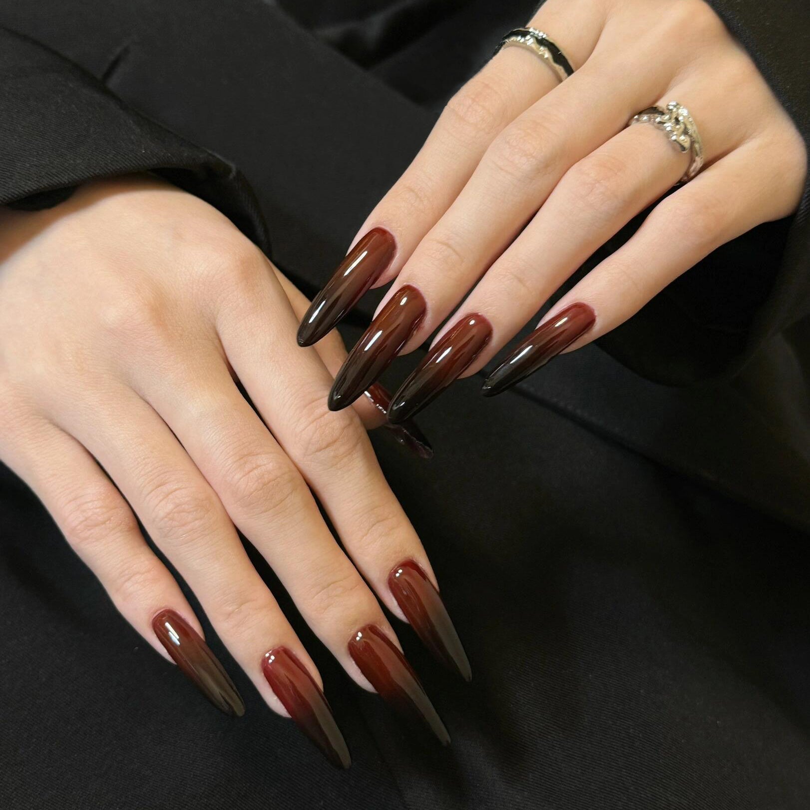 Siva Nail, Fade (rosso), semplice ombre invernale, unghie finte fatte a mano