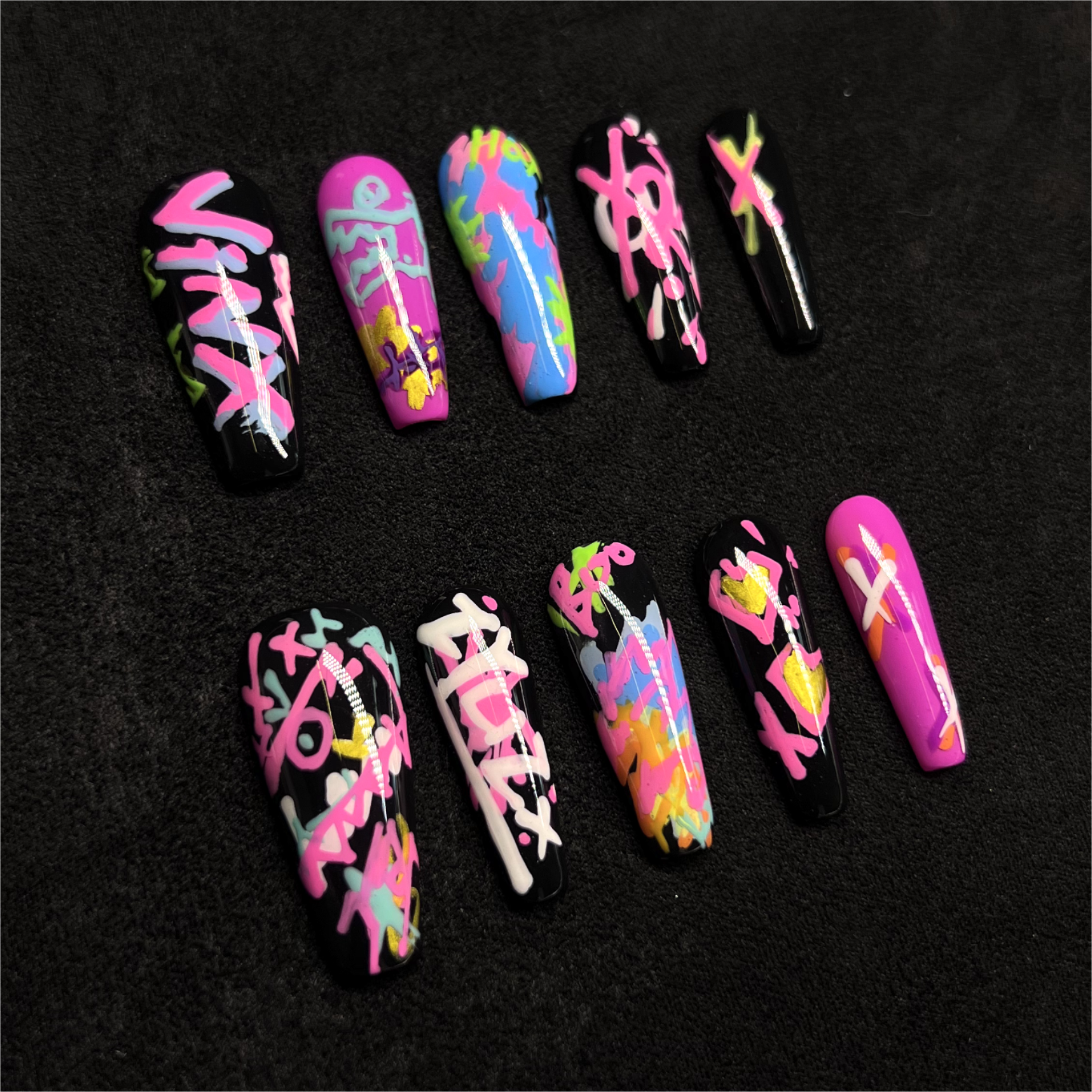 Siva Nail, Neon Groove, Stile Graffiti, Unghie Press on Fatte a Mano