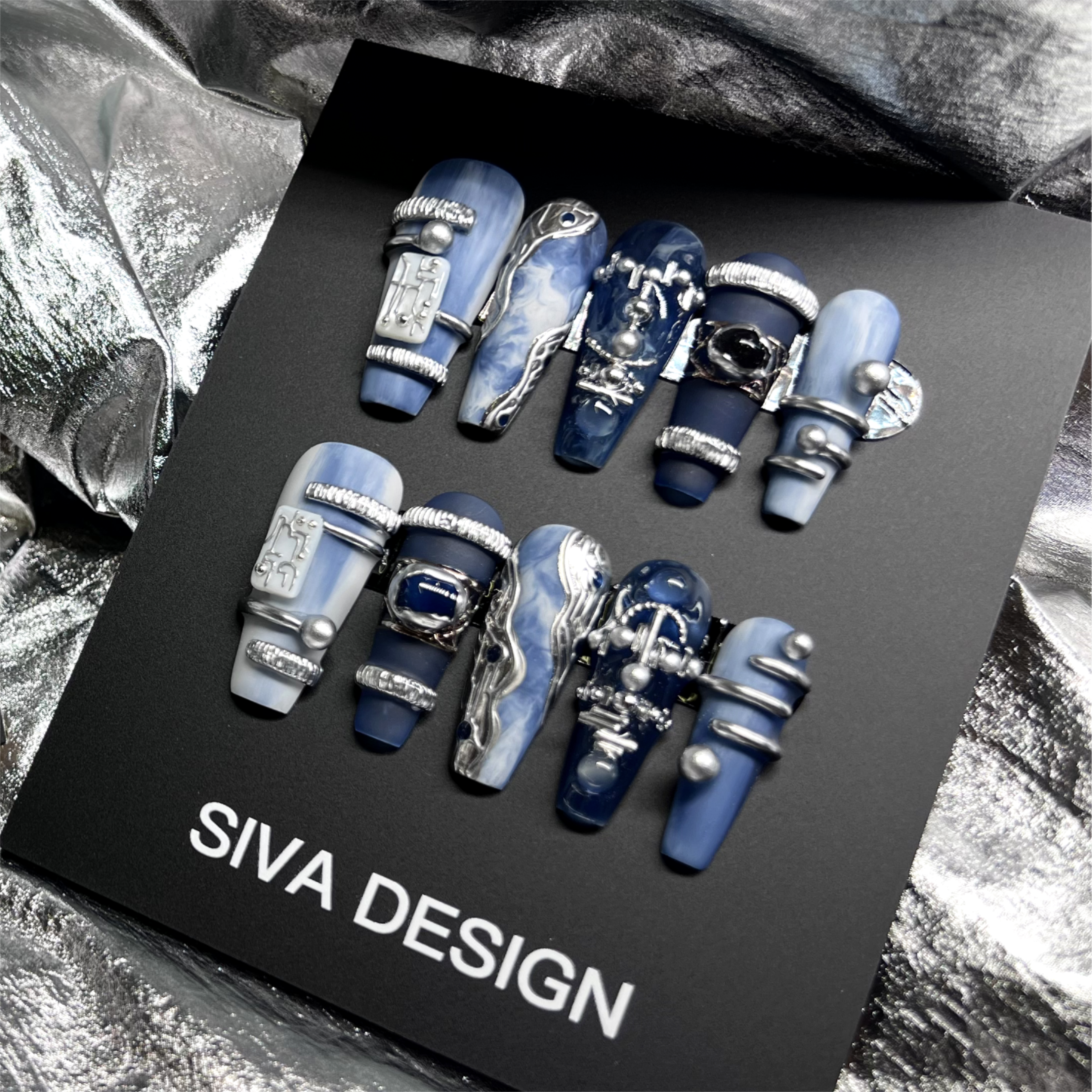 Siva Nail, Blue Tears, unghie metalliche fatte a mano