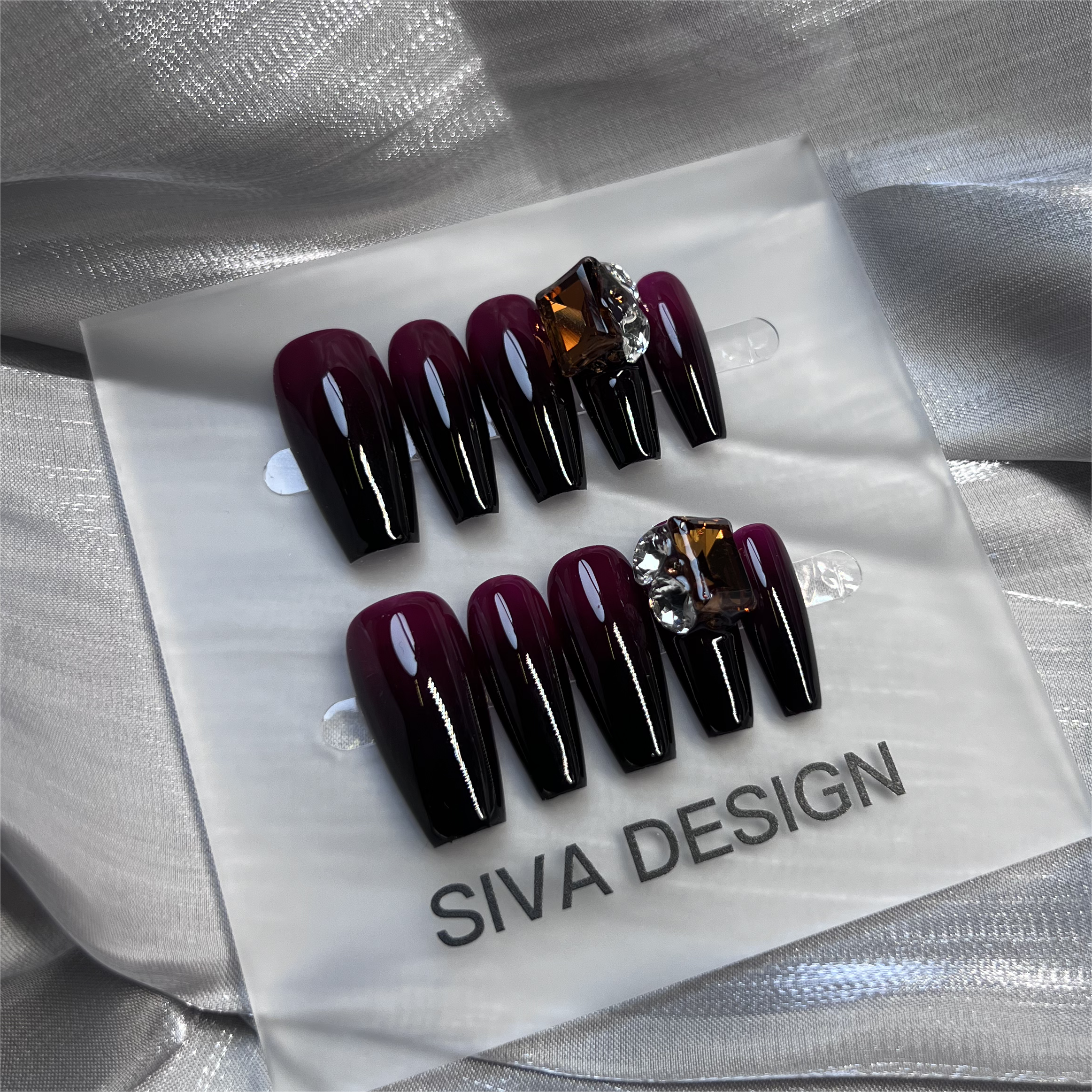 Siva Nail, Regal Wine Drip, Lussuose unghie stampate a mano con ombre invernali