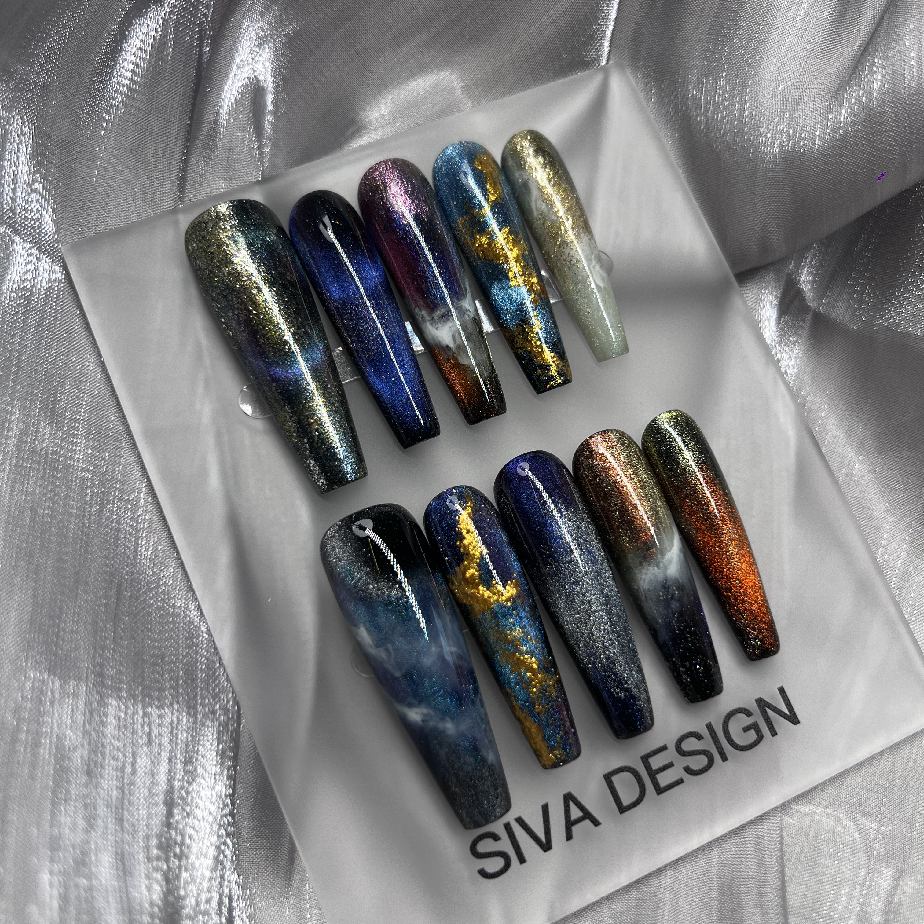 Siva Nail, Nebula Glow, unghie finte glitterate fatte a mano