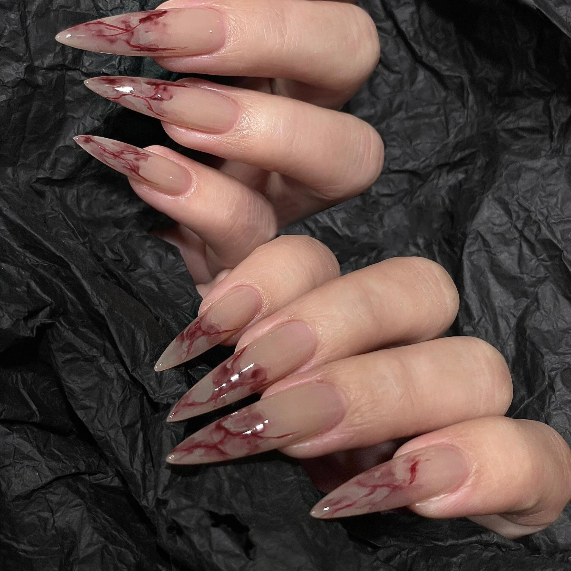 Siva Nail, Blood Moon Mystique, Dark Enchantment, unghie finte fatte a mano