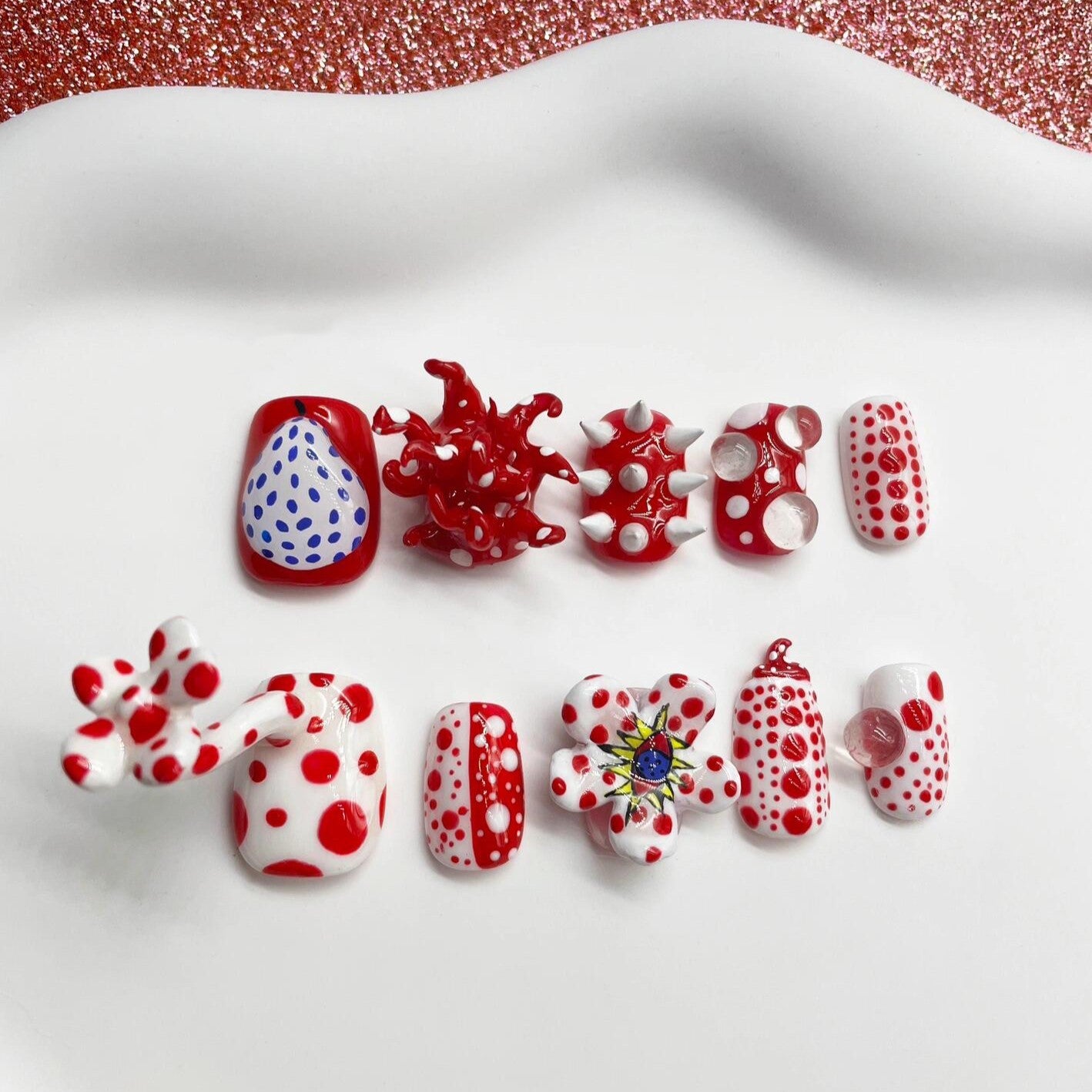 Siva Nail, Dotty Wonderland, giocoso, vibrante, unghie pressate fatte a mano