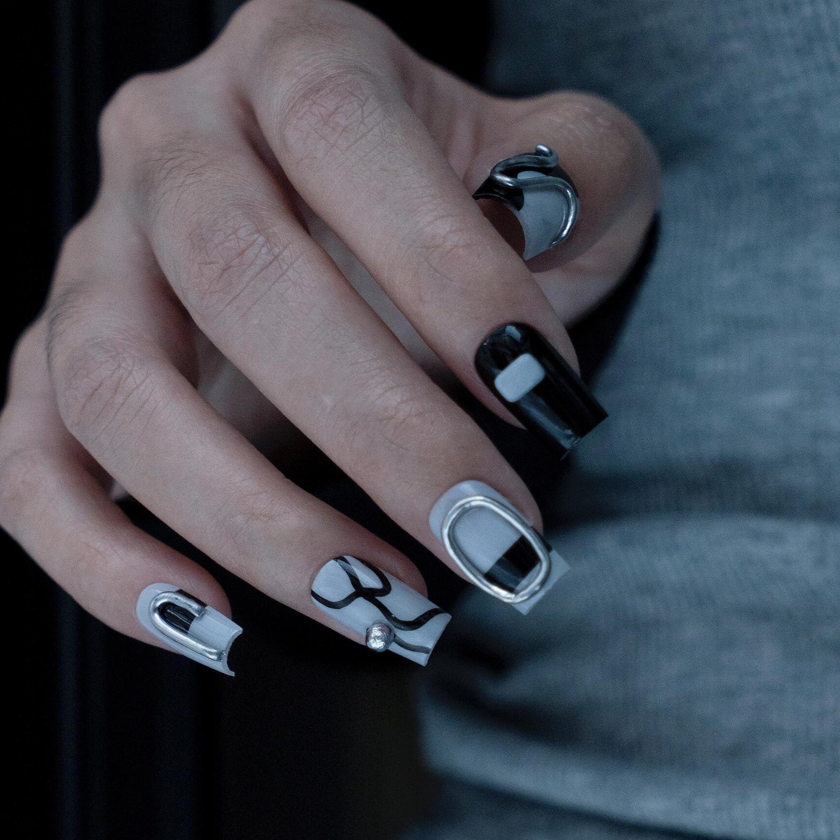 Siva Nail, Mono Luxe, Modern Style Handmade Press on Nails