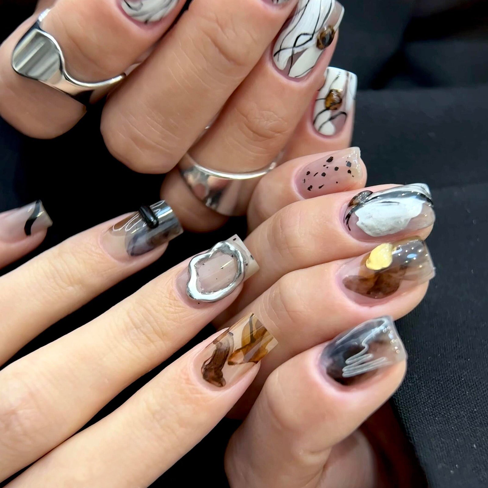 Siva Nail, Metallic Mirage, Scultura astratta, Unghie pressate fatte a mano