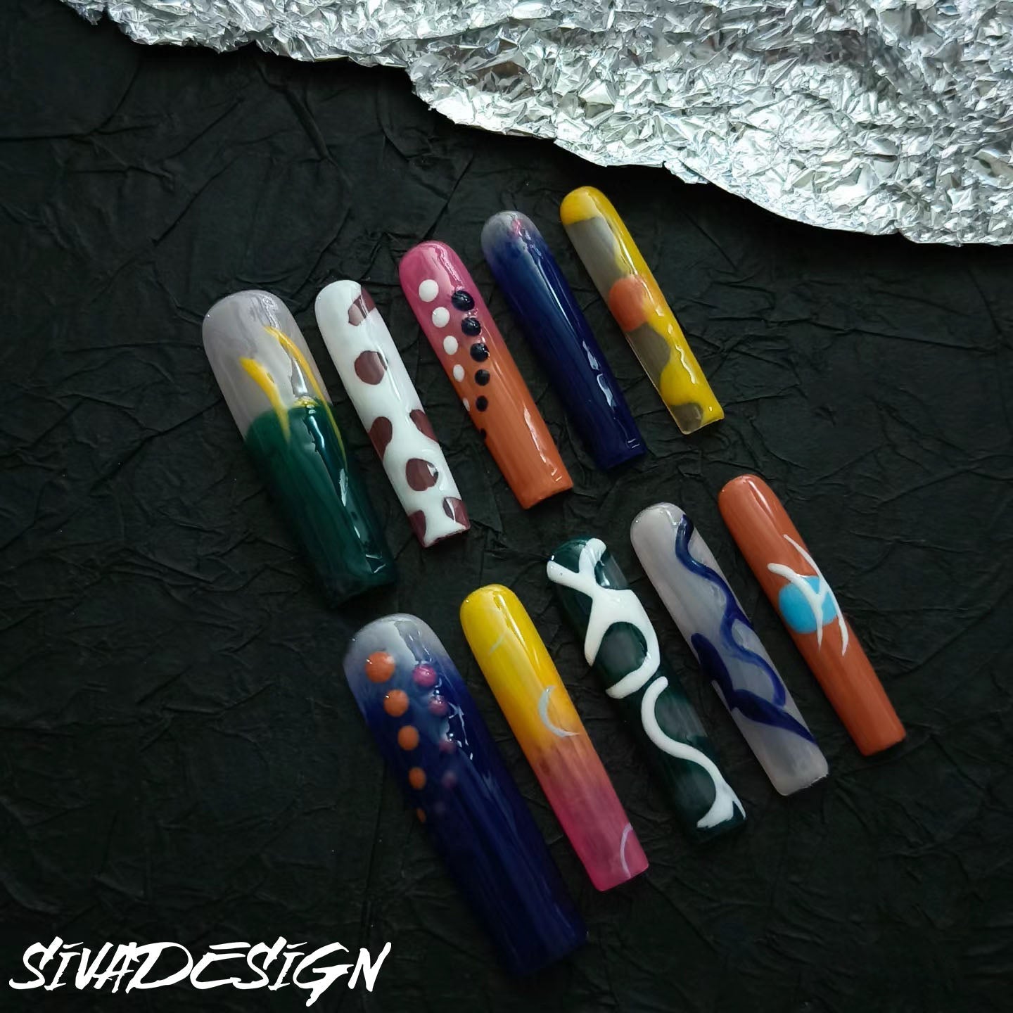 Siva Nail, fantasia utopica, espressione artistica, unghie pressate fatte a mano