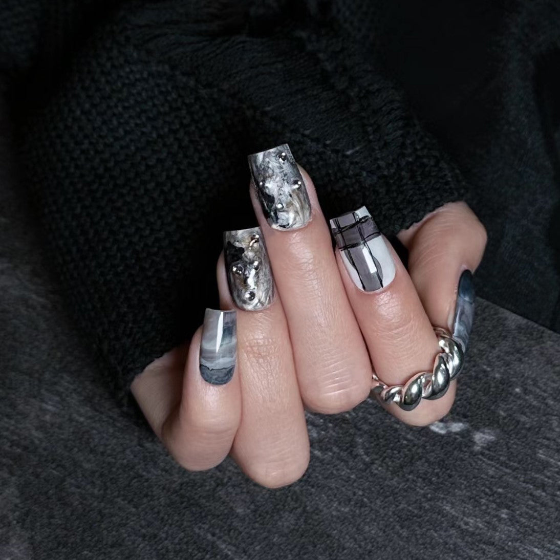 Siva Nail, Frost Echo, Winter Handmade Press on Nails