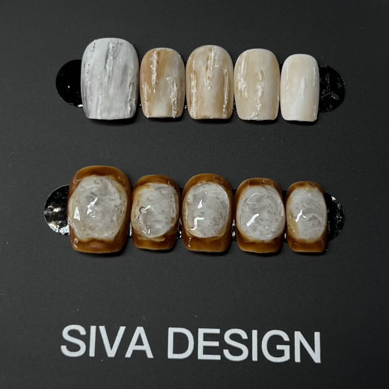 Siva Nail, sentiero di ciottoli, marmo rustico, unghie pressate fatte a mano