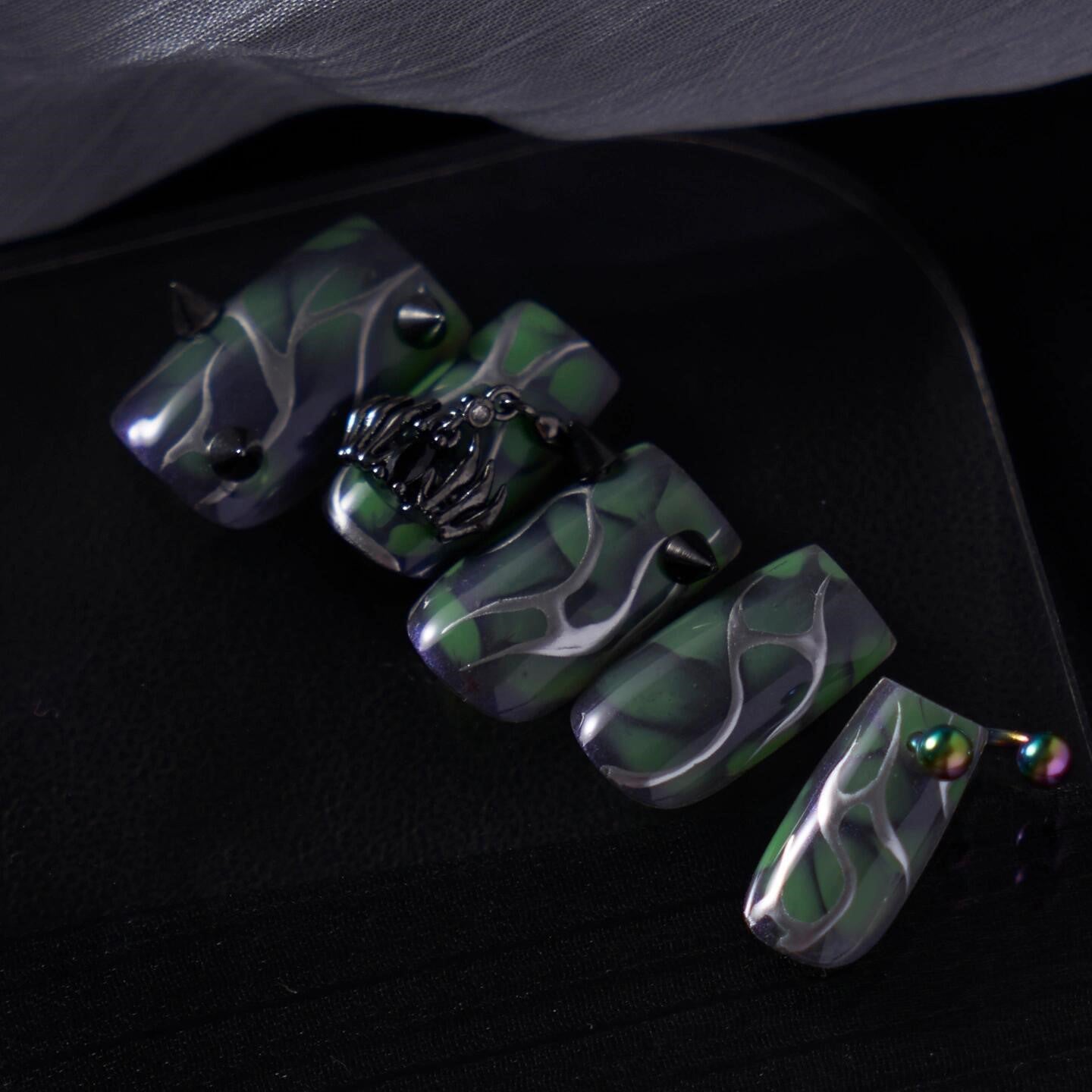 Siva Nail, Verde Vibe, Forest Metallic, Handmade Press on Nails