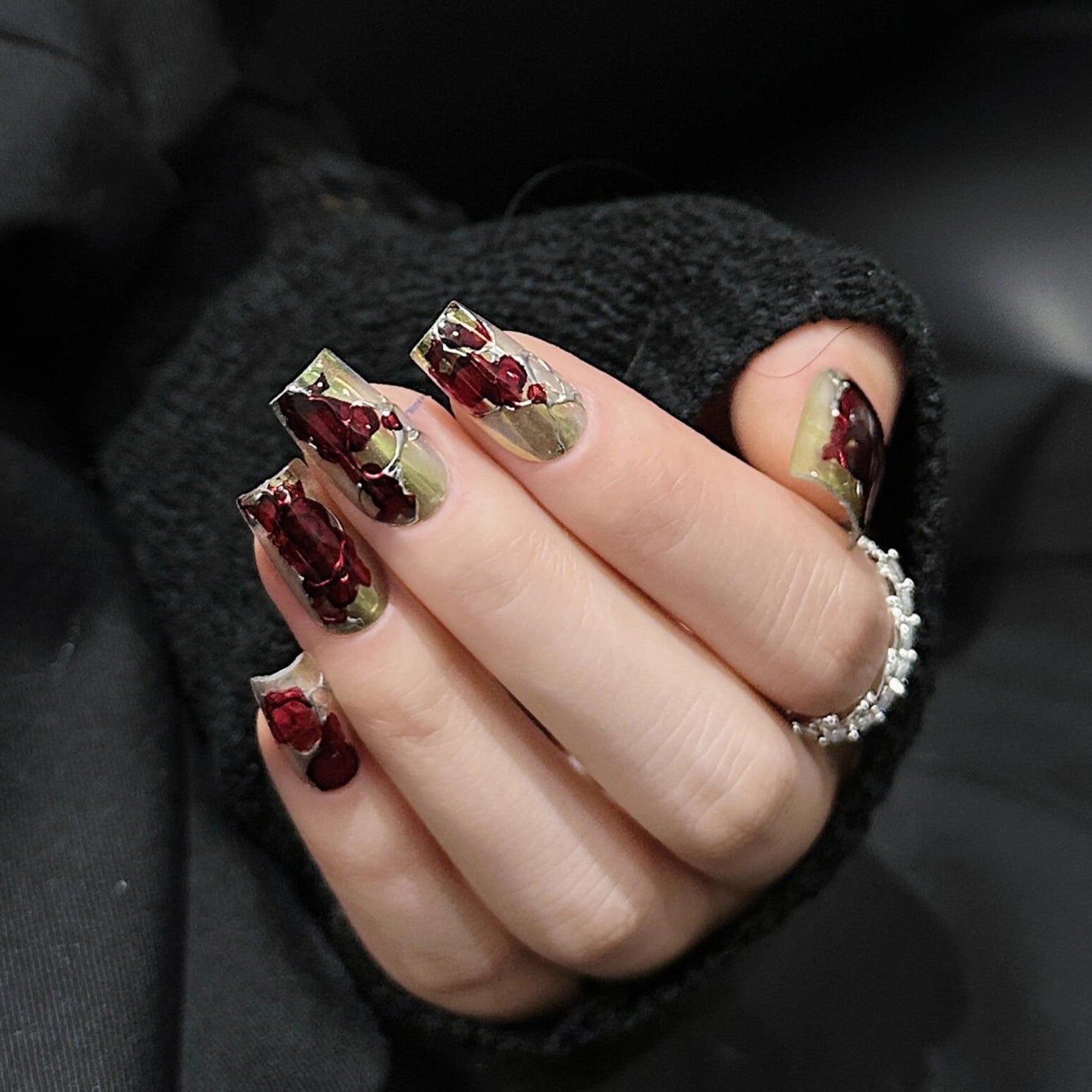 Siva Nail, Scarlet Shine, Bold Elegance, Handmade Press on Nails