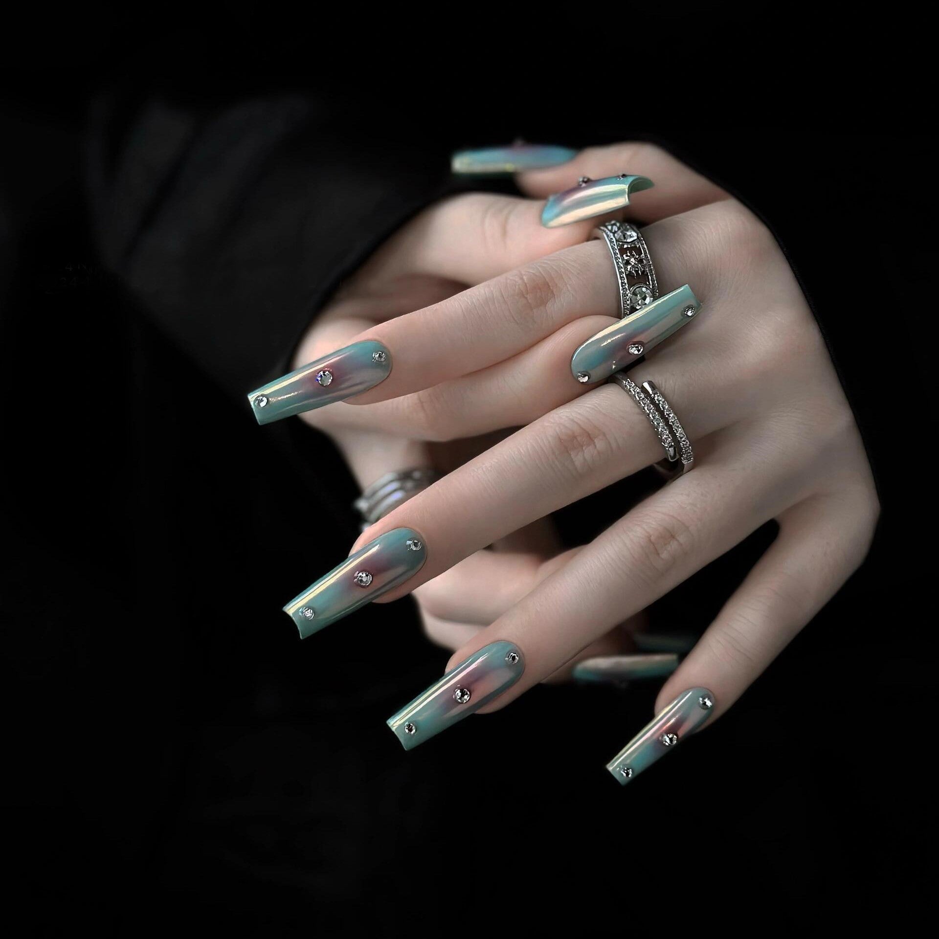 Siva Nail, Cyan Mist, Dreamy Elegance, unghie finte fatte a mano