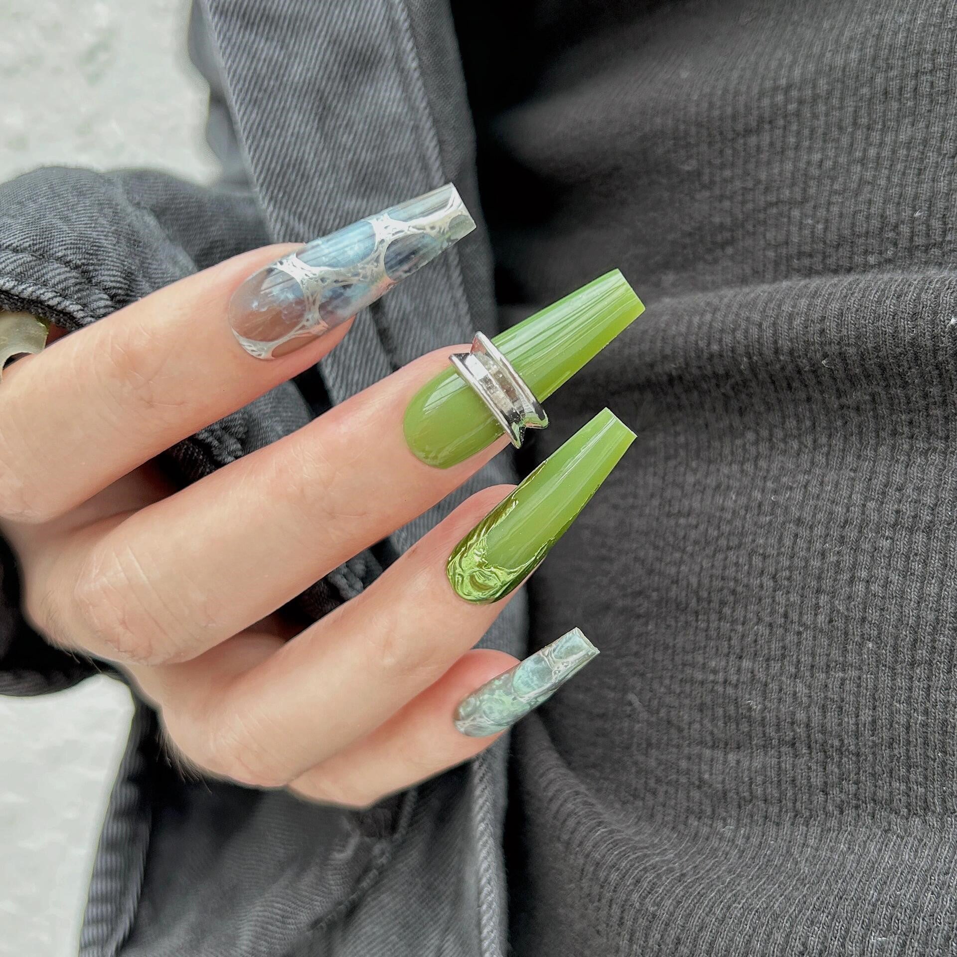 Siva Nail, Emerald Wrap, Earthy Elegance, unghie finte fatte a mano