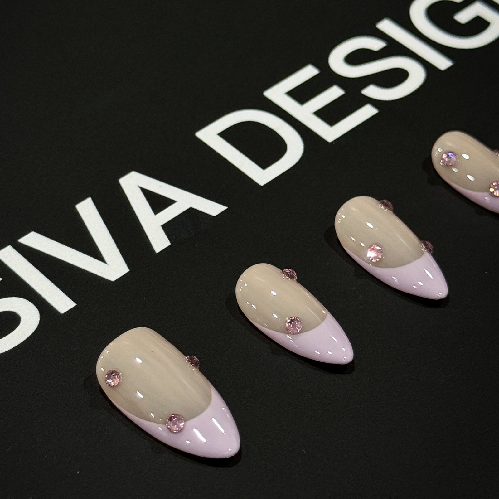 Siva Nail, Crystal Sands, French Classica Rosa Semplice, Unghie Press on Fatte a Mano