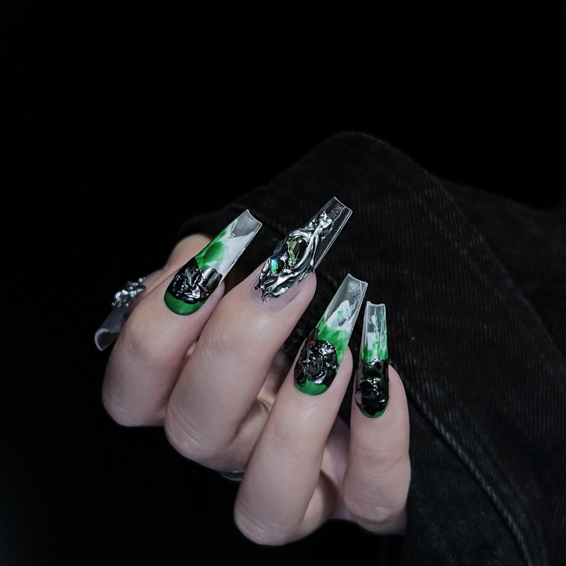 Siva Nail, Emerald Phantom, Gothic Mystique, unghie finte fatte a mano