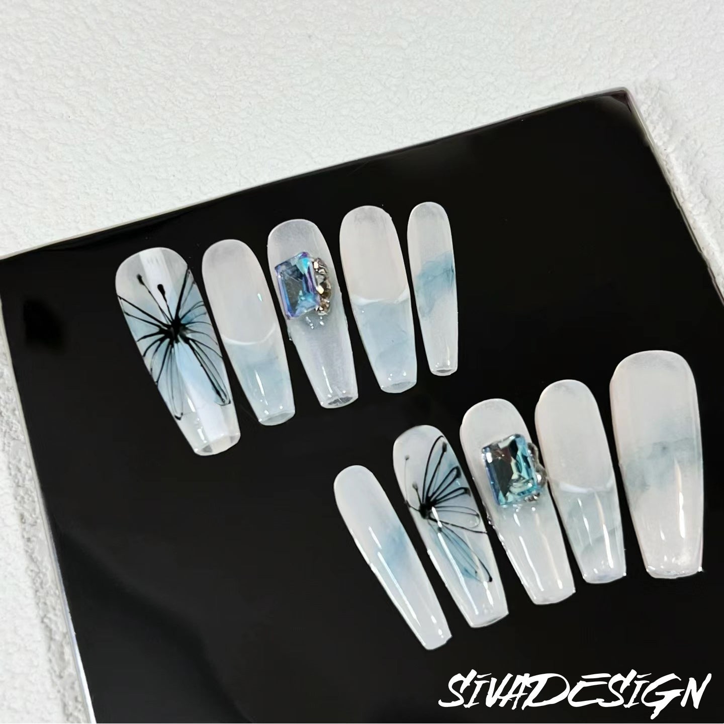 Siva Nail, Valley Butterfly (blu), Ethereal Elegance, unghie finte fatte a mano