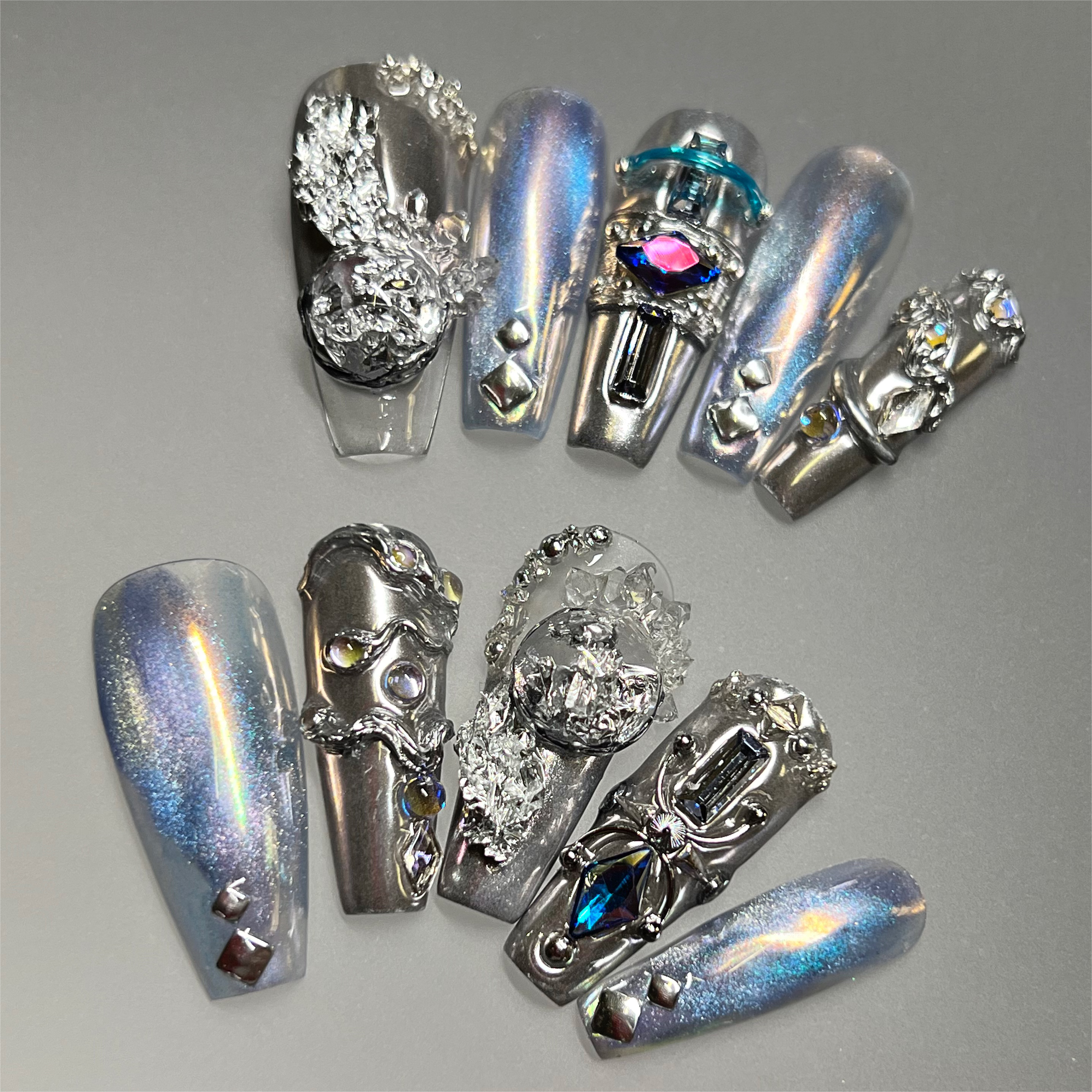 Siva Nail, Cosmic Silver, unghie finte fatte a mano in stile Luxe