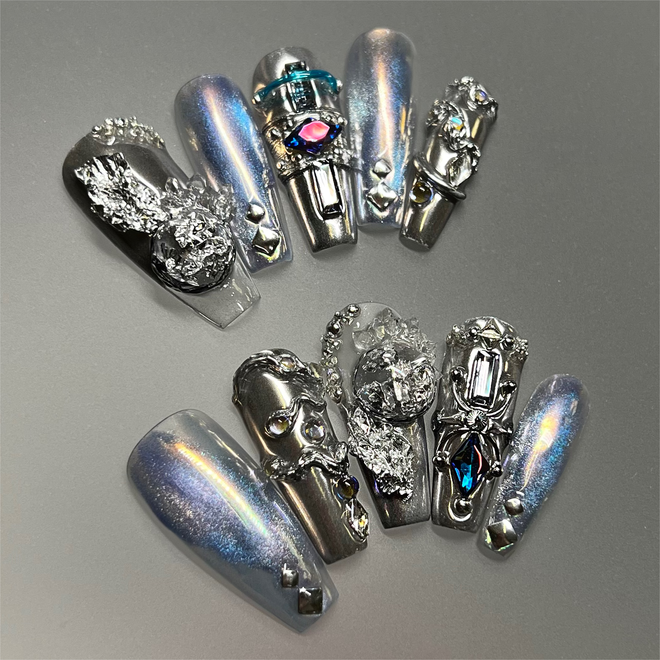 Siva Nail, Cosmic Silver, unghie finte fatte a mano in stile Luxe