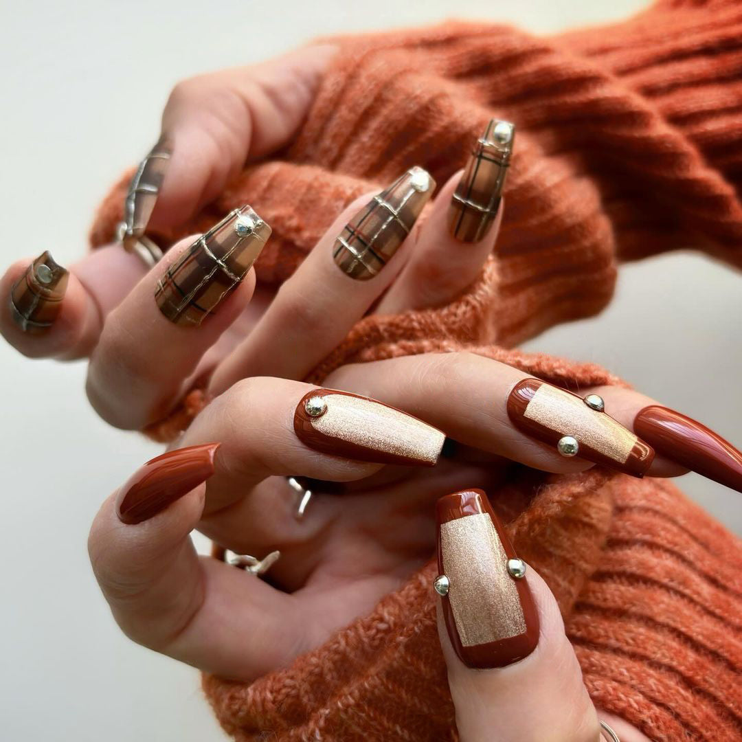 Siva Nail, Mocha Chic, Cozy Plaid, unghie finte fatte a mano