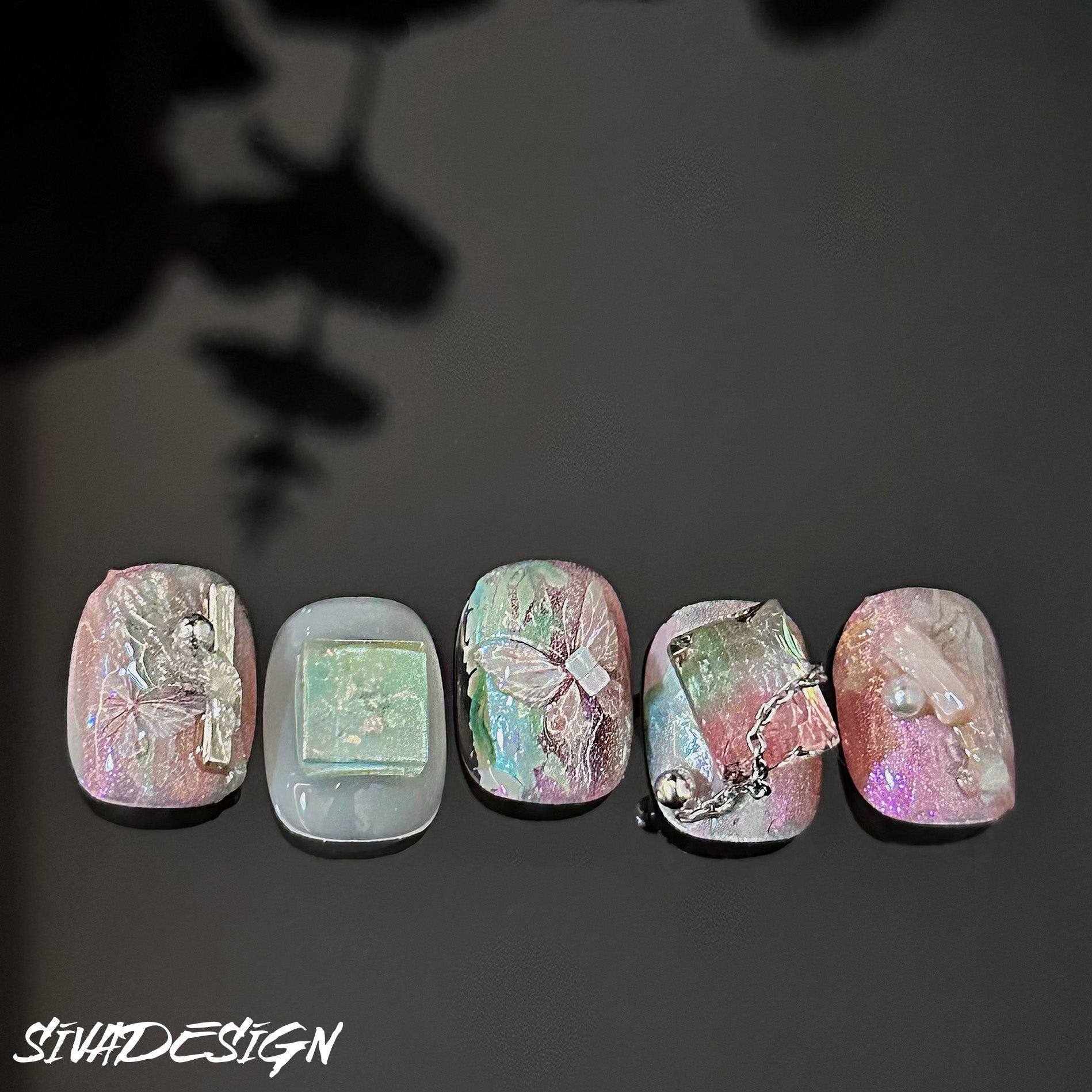 Siva Nail, Pastel Dream, unghie finte iridescenti fatte a mano