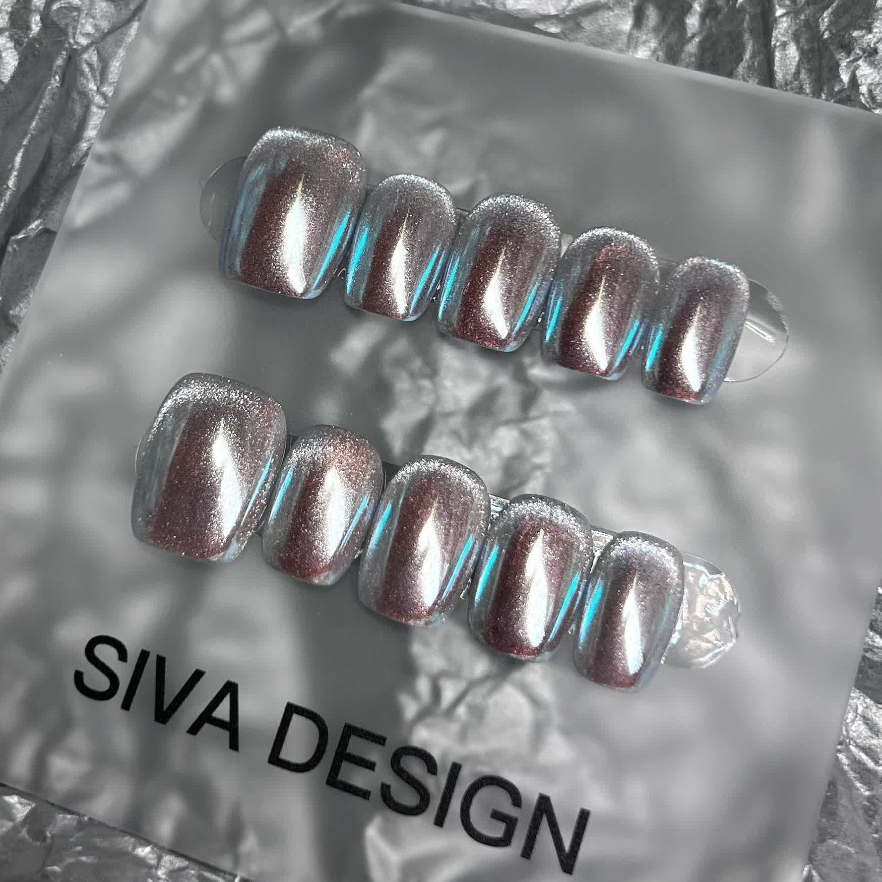 Siva Nail, Platinum Pulse, stile olografico, unghie pressate fatte a mano