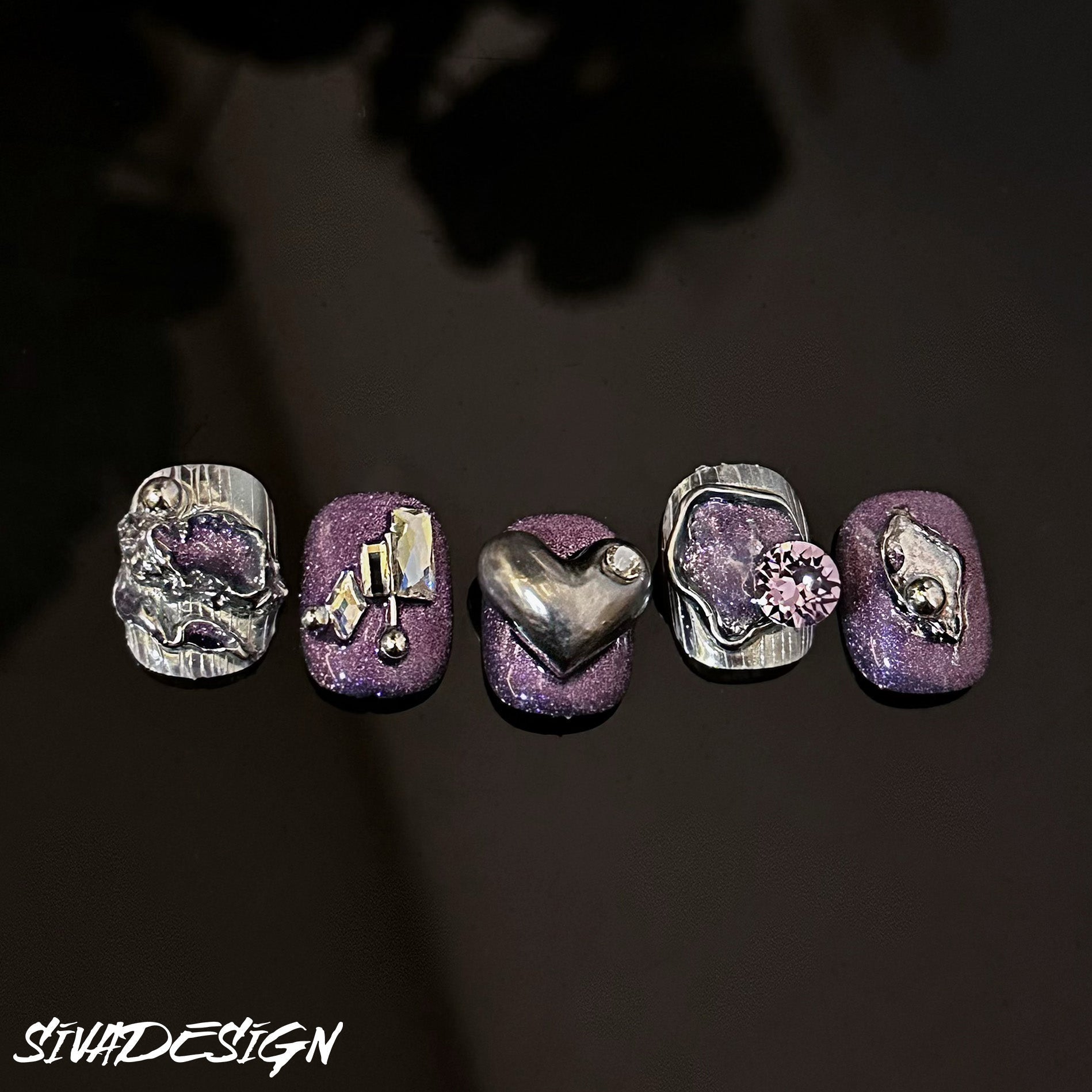 Siva Nail, Purple Dream, Galactic Glow, unghie finte fatte a mano