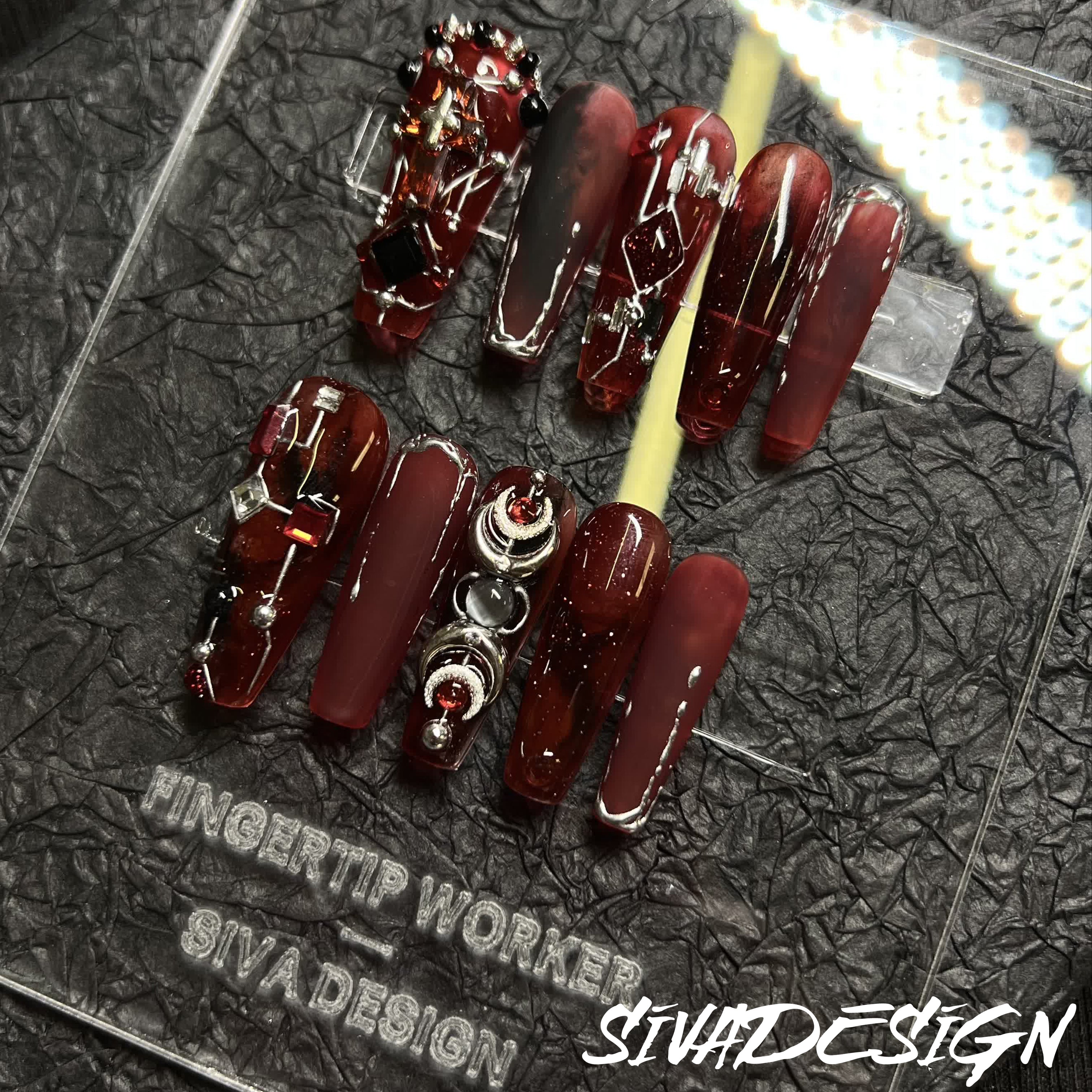 Siva Nail, Red Regalia, Regal Enchantment, unghie finte fatte a mano