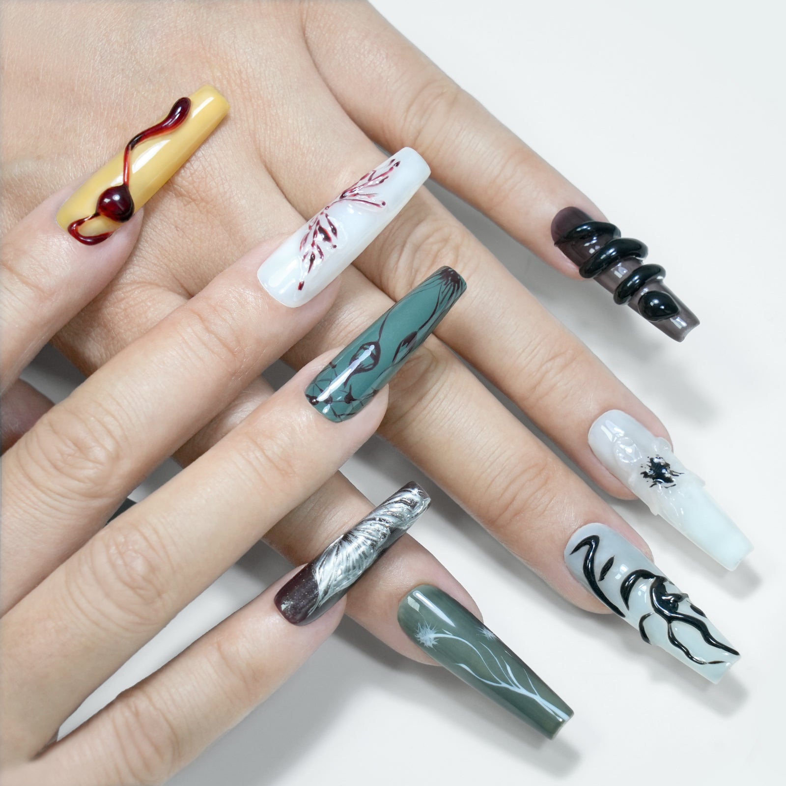 Siva Nail, Note notturne, Arte gotica, Unghie pressate fatte a mano