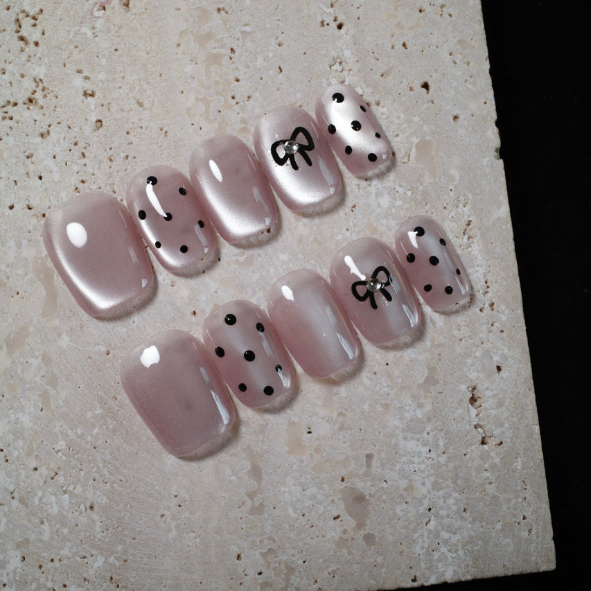 Siva Nail, Classic Dots and Bows, Giocoso Polka Dot, Unghie pressate fatte a mano